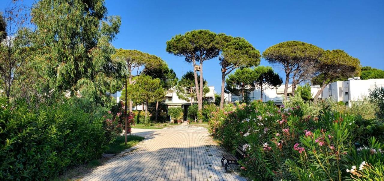 Artino Villa Durres Exterior photo